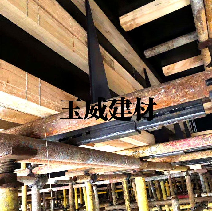 梁夹具